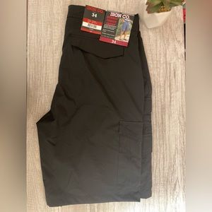Iron Co  Stretch Performance Hybrid Cargo Shorts  Black Size 34
